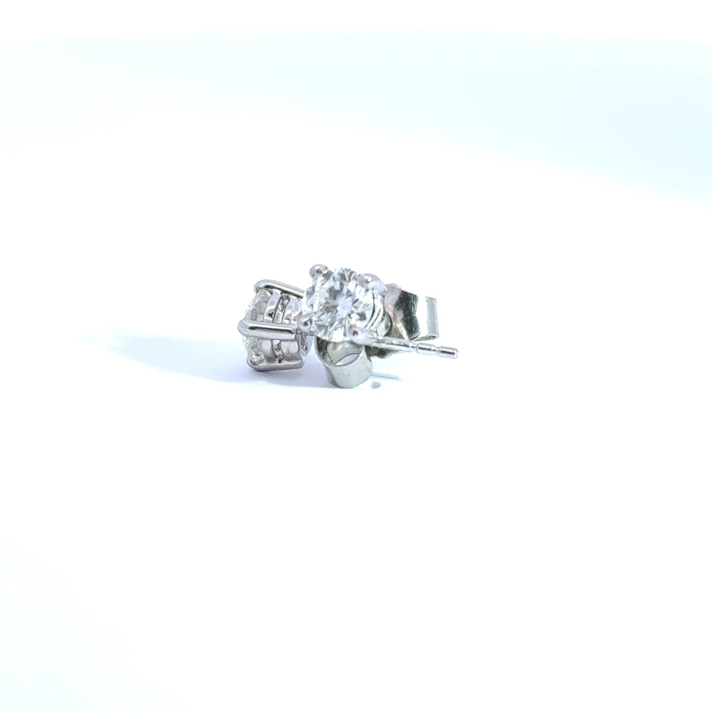 Platinum Diamond Earstuds in 4 Claw Setting