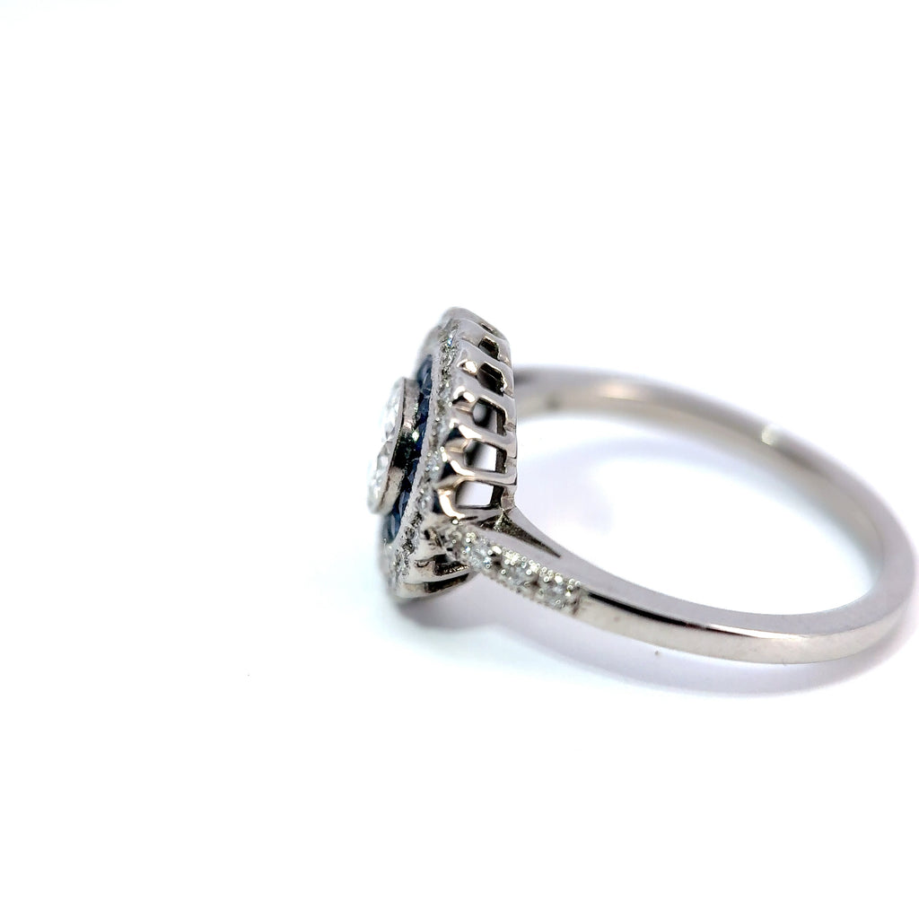 Vintage 18ct White Gold Sapphire & Diamond Target Ring