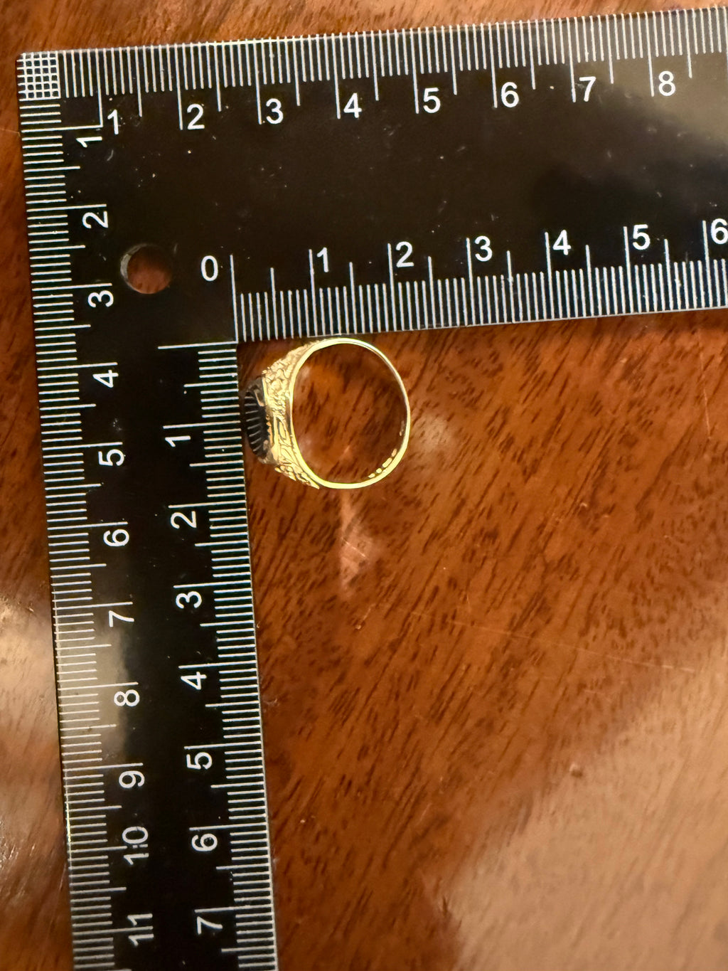 Vintage 9ct Gold Oval Black Onyx Signet Ring