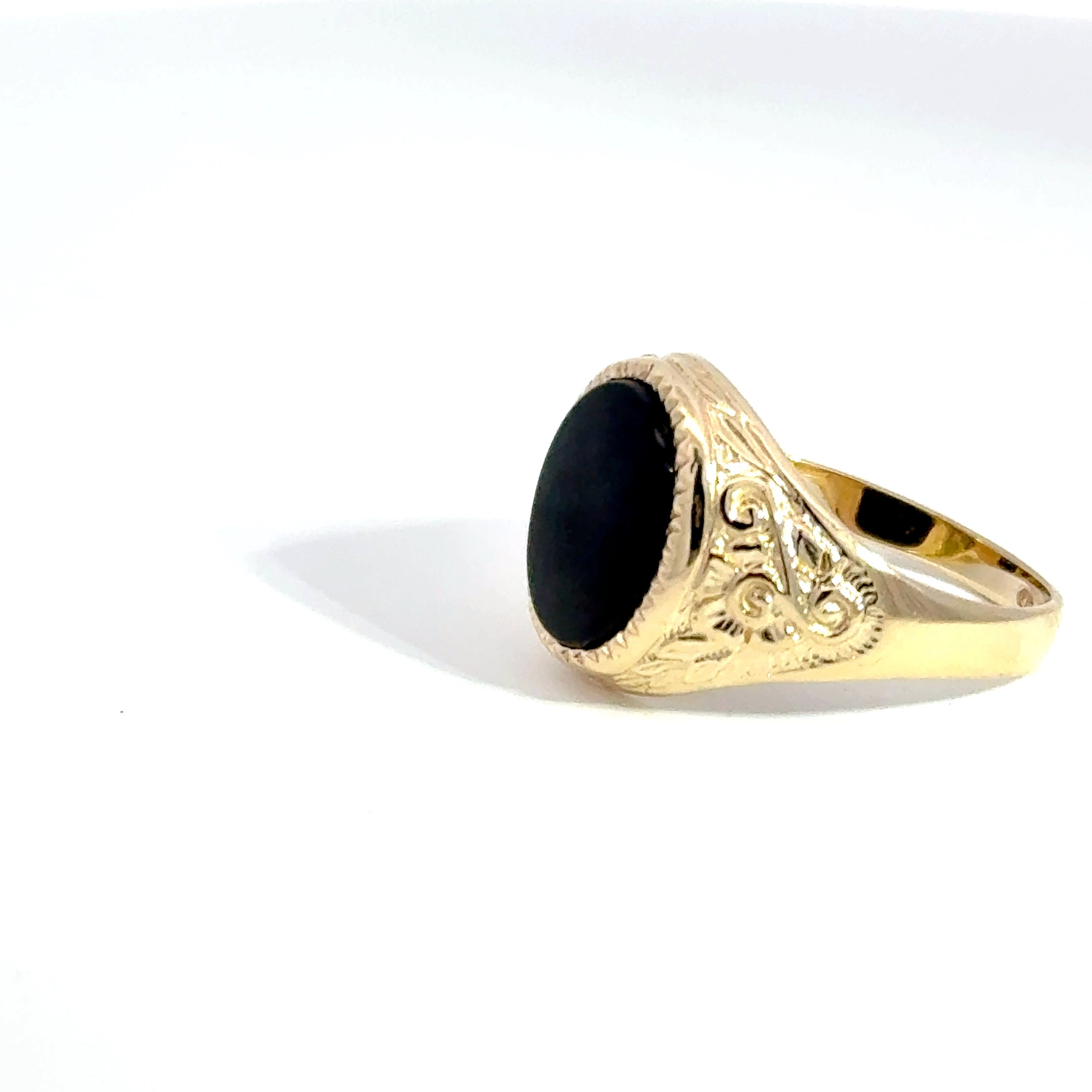 Vintage 9ct Gold Oval Black Onyx Signet Ring