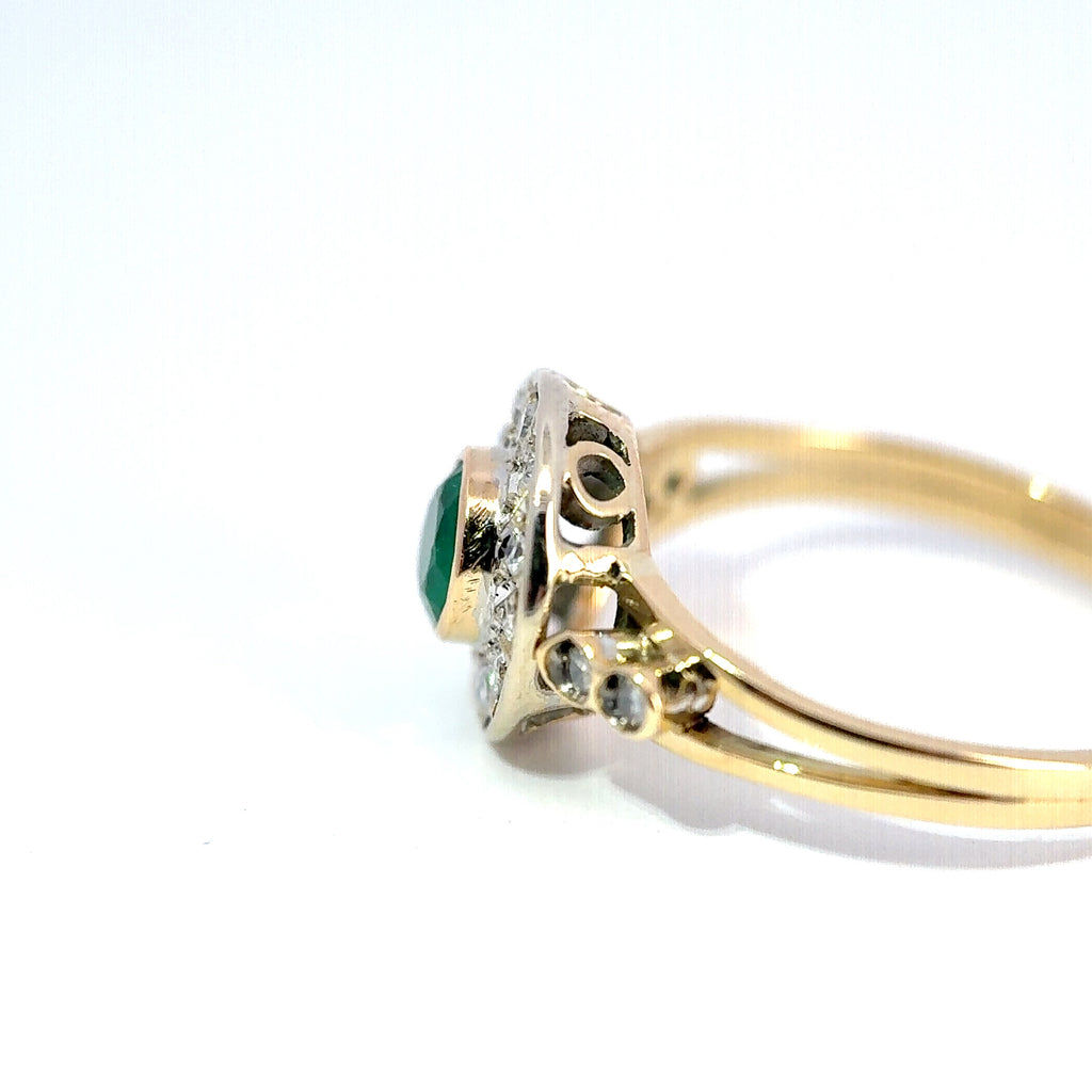 18ct Yellow Gold Emerald & Diamond Cluster Ring