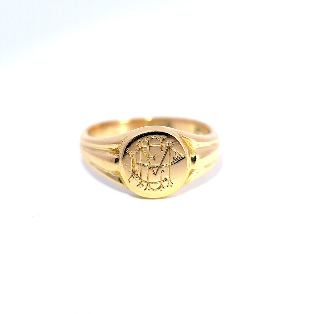 Vintage 18ct Yellow Gold Engraved Round Signet Ring