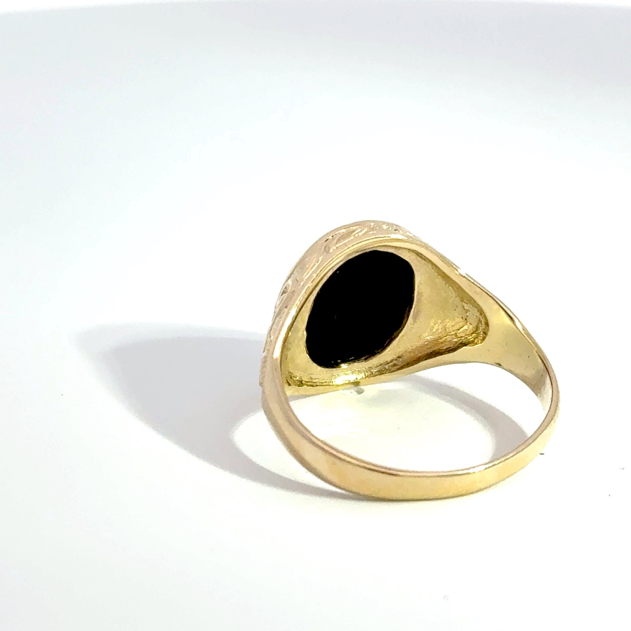 Vintage 9ct Gold Oval Black Onyx Signet Ring