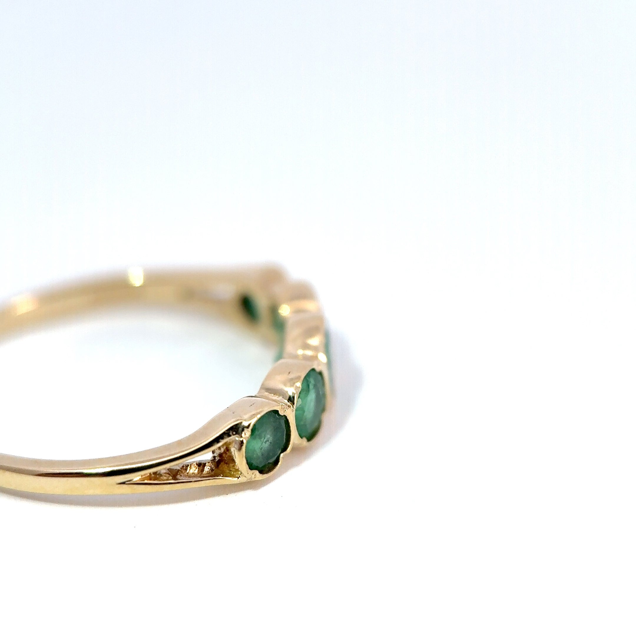 9ct Yellow Gold 5 Stone Graduated Emerald Ring, Size S, 2.0g