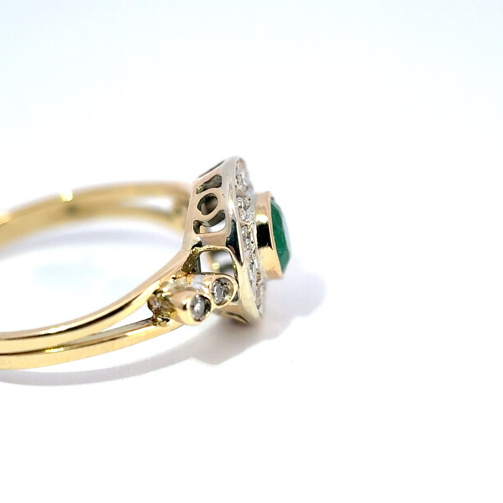 18ct Yellow Gold Emerald & Diamond Cluster Ring