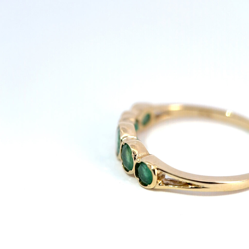 9ct Yellow Gold 5 Stone Graduated Emerald Ring, Size S, 2.0g