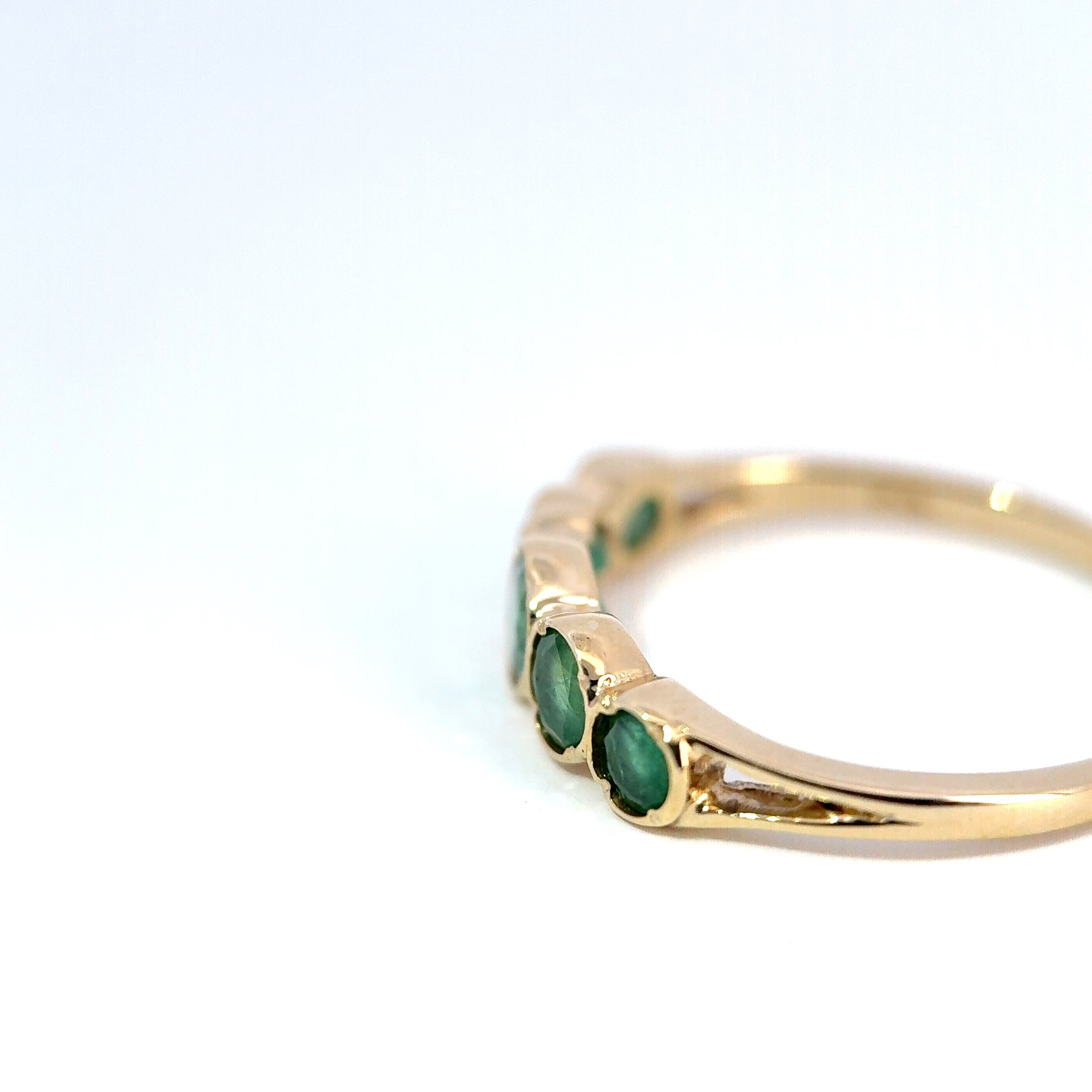 9ct Yellow Gold 5 Stone Graduated Emerald Ring, Size S, 2.0g