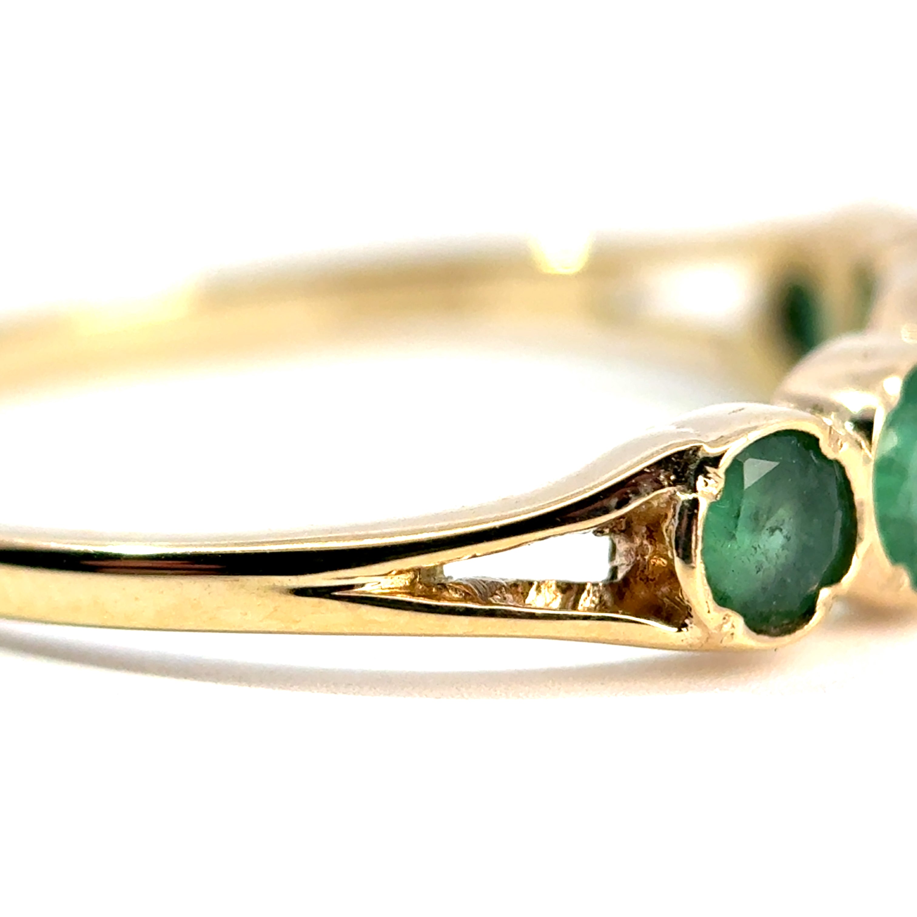 9ct Yellow Gold 5 Stone Graduated Emerald Ring, Size S, 2.0g