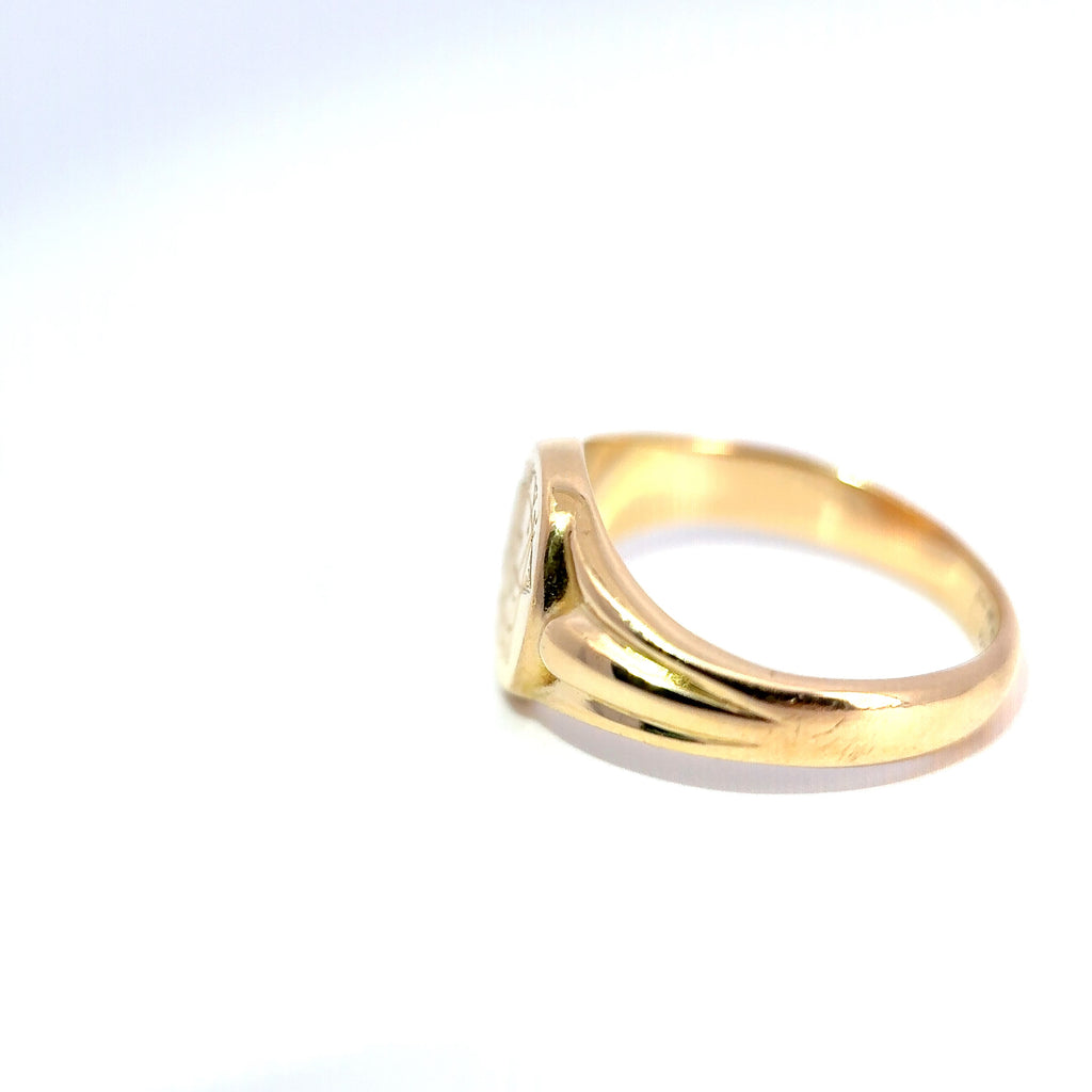 Vintage 18ct Yellow Gold Engraved Round Signet Ring
