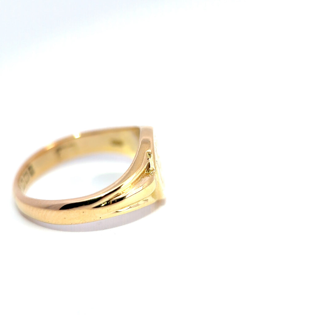 Vintage 18ct Yellow Gold Engraved Round Signet Ring