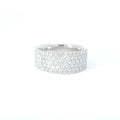 Anillo de media eternidad de platino con diamantes de 5 filas
