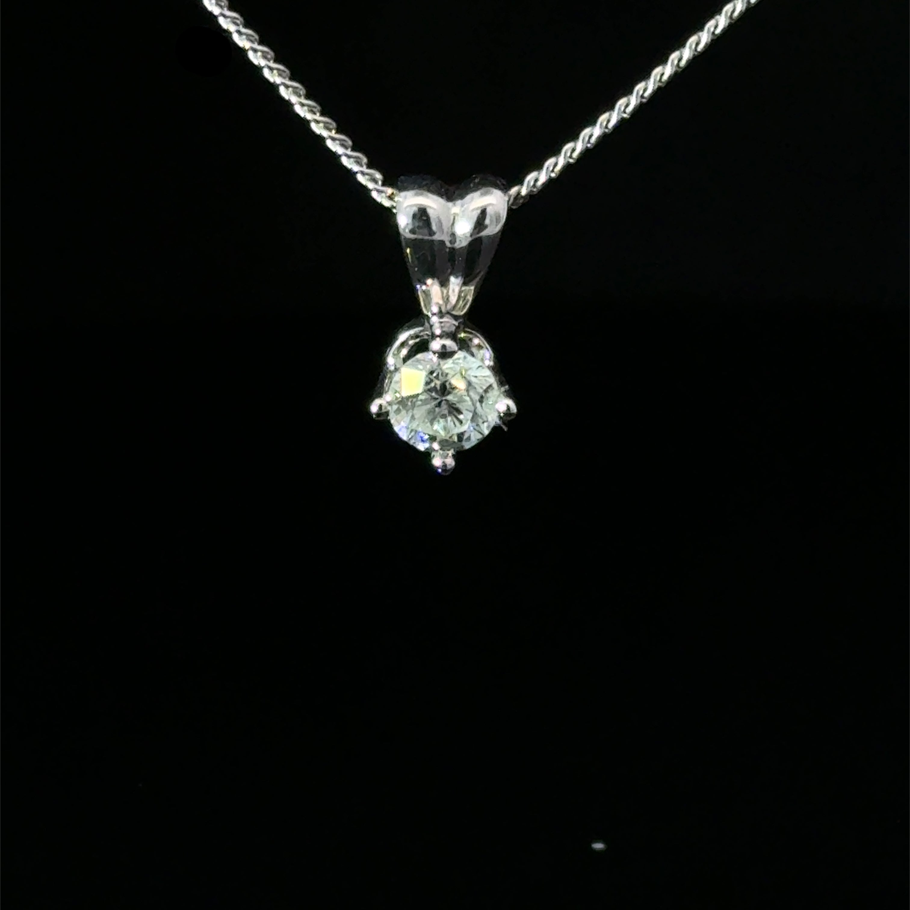 18ct White Gold Diamond Necklace