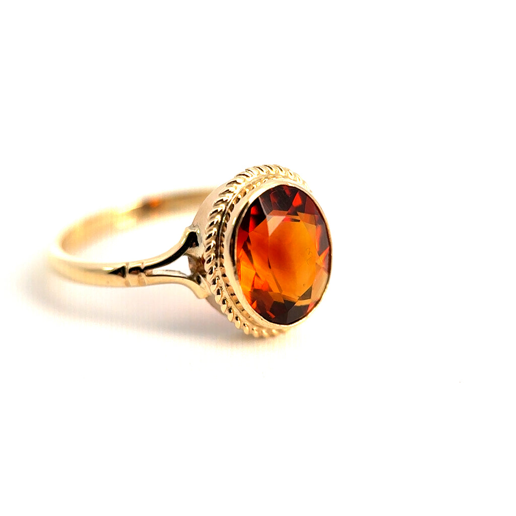 Vintage 9ct Yellow Gold Oval Citrine Ring, London 1977