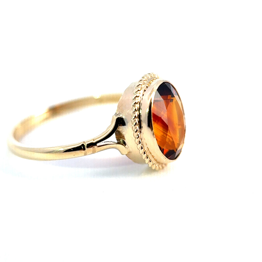 Vintage 9ct Yellow Gold Oval Citrine Ring, London 1977