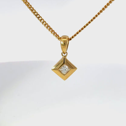 18ct Yellow Gold Princess Cut Diamond Necklace (Pre-Loved)