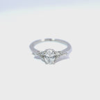 Platinring mit ovalem Diamanten und Marquise-Diamanten 0,60 Karat D/VS2