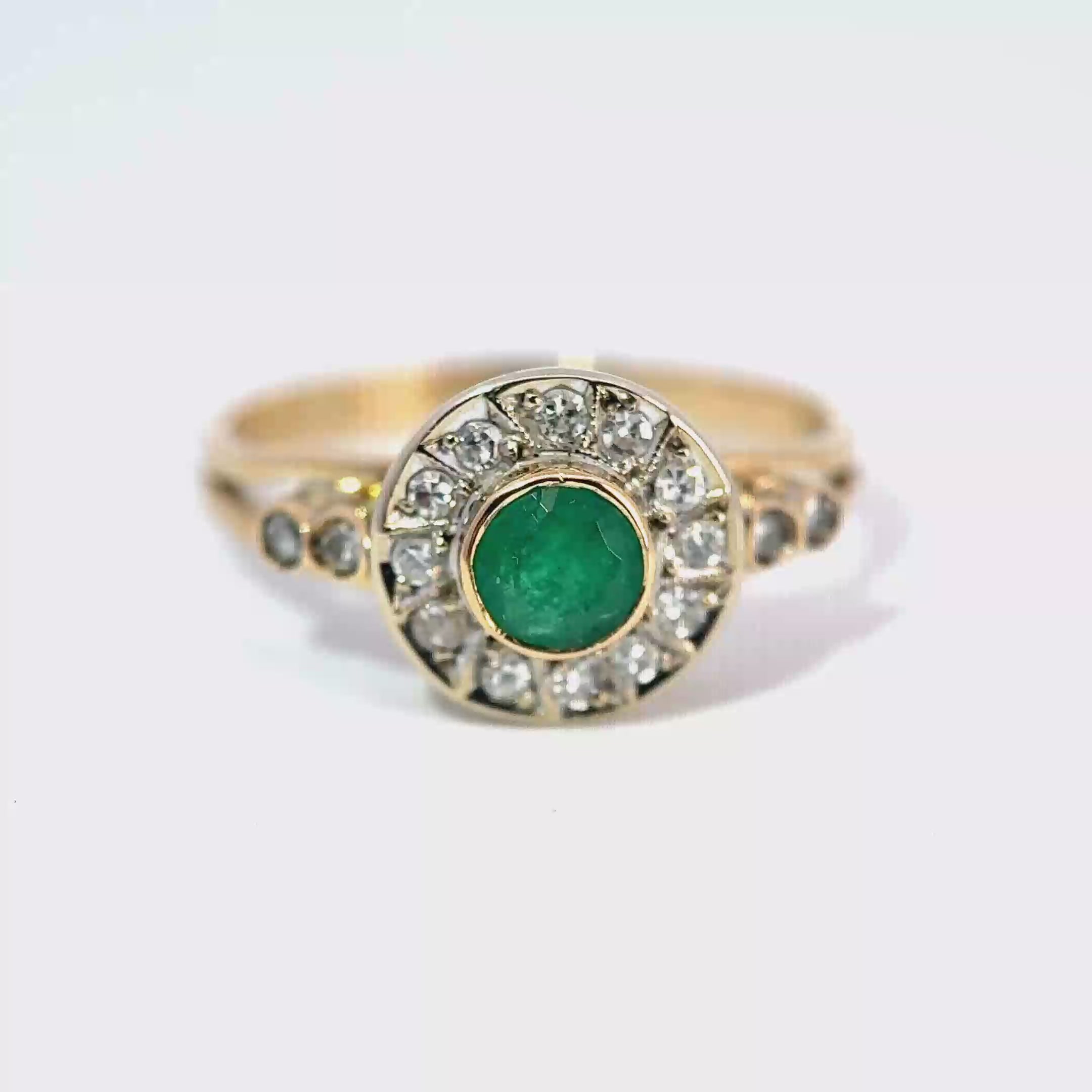 18ct Yellow Gold Emerald & Diamond Cluster Ring