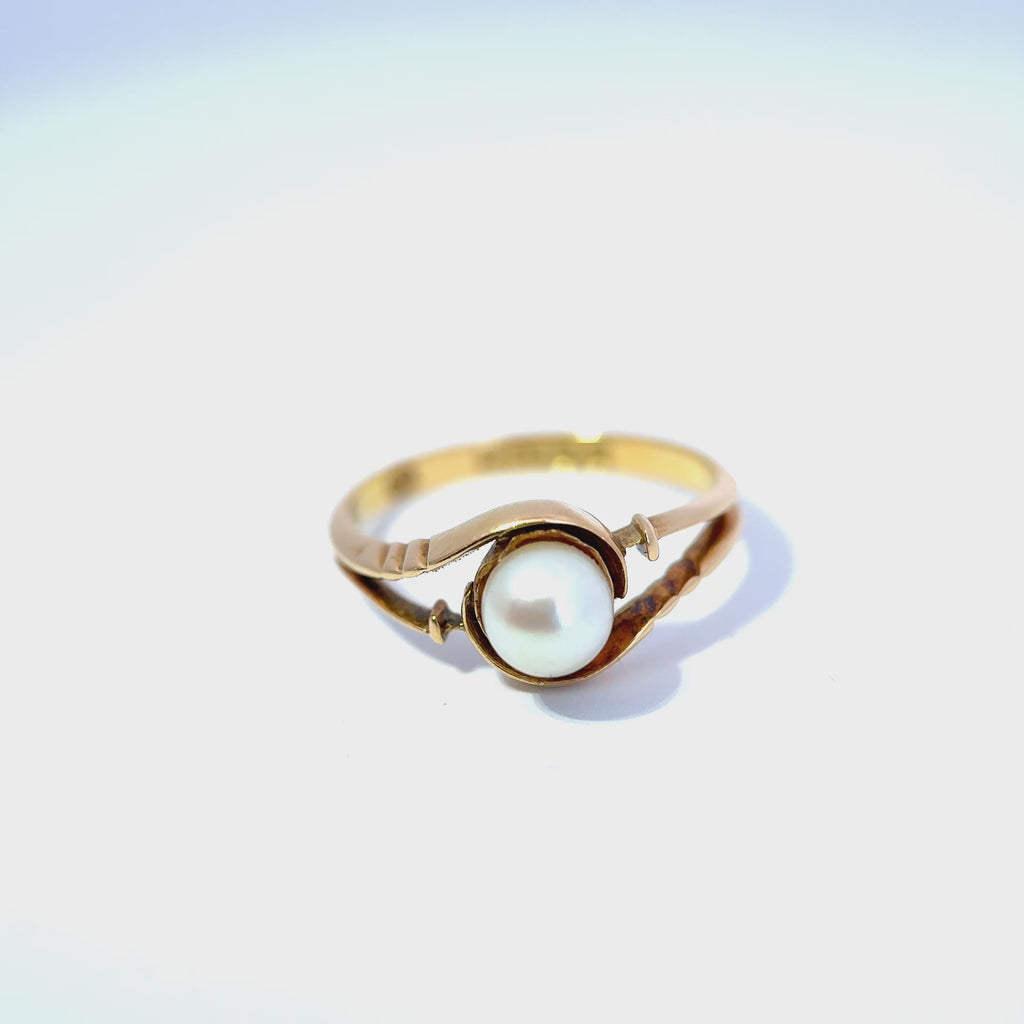 Antique Edwardian 18ct Gold Pearl Crossover Ring
